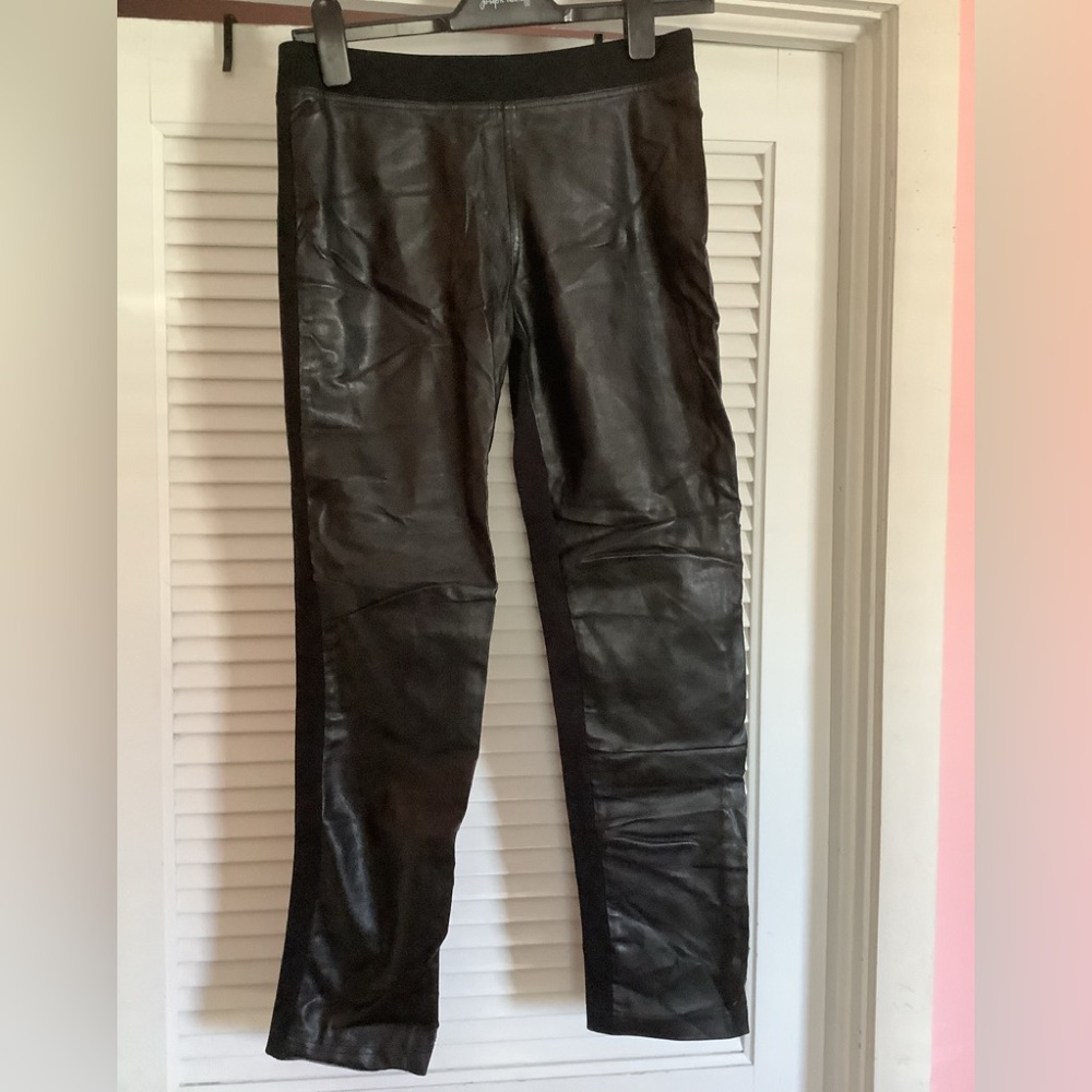 Zowy black pleather legging pant size 6 EUC
